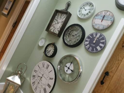 Broadrock Accommodation - Clock Cottage Чепстоу Екстериор снимка