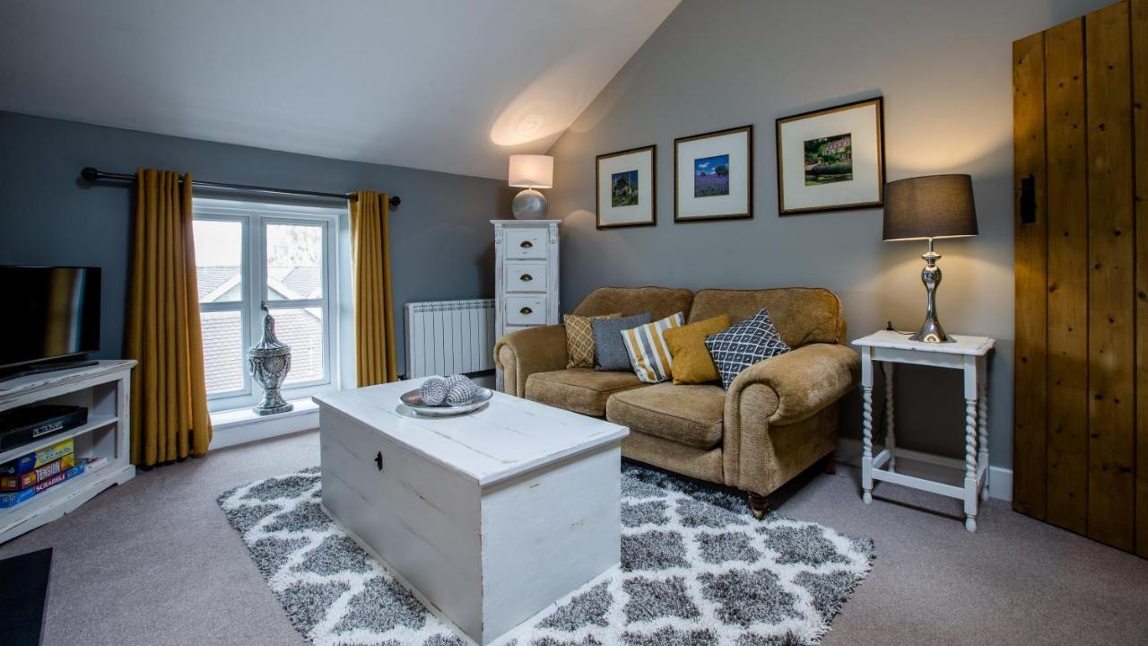 Broadrock Accommodation - Clock Cottage Чепстоу Екстериор снимка